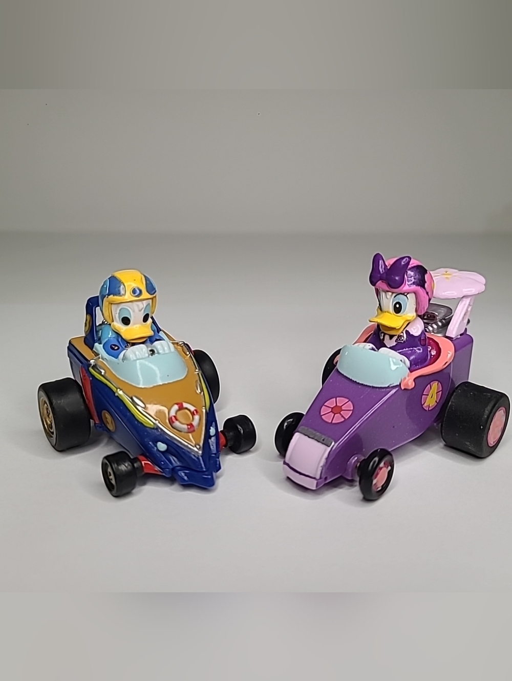 Disney Store Donald & Daisy Duck Race Car Diecast Pull Back Cars Vintage 2"